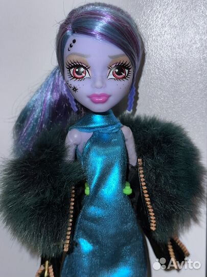 Кукла Монстер Хай Джинни Висп Грант