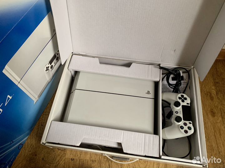 Ps4 fat 500 gb белая (состояние идеальное)