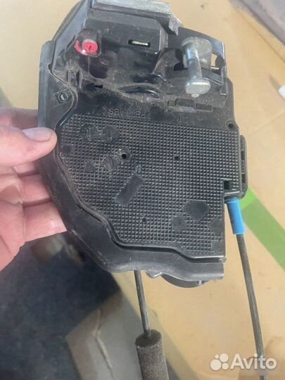 Замок двери Toyota Highlander 2