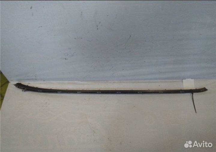 Молдинг лобового стекла левый Ford Focus 3 CB8