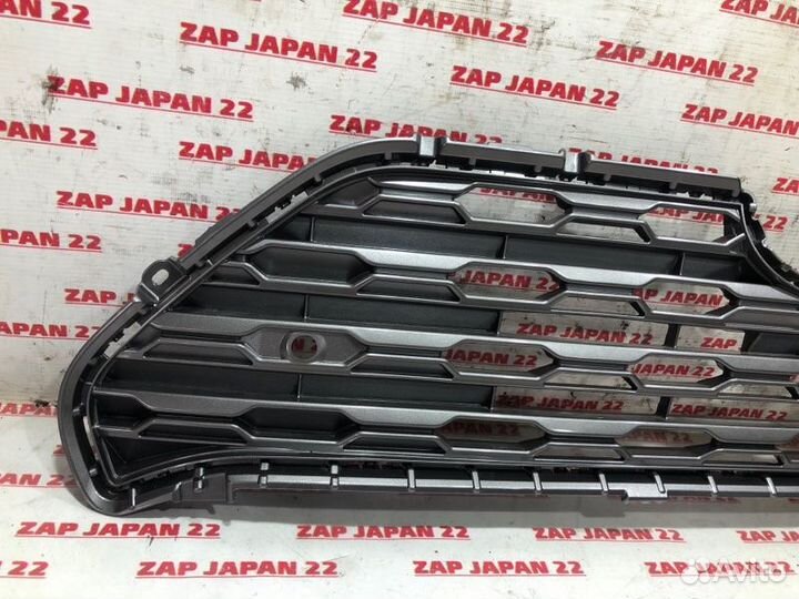 Решетка радиатора Toyota Rav4 50