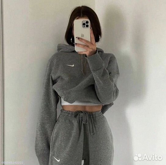 Энергия спорта: стильные женские костюмы