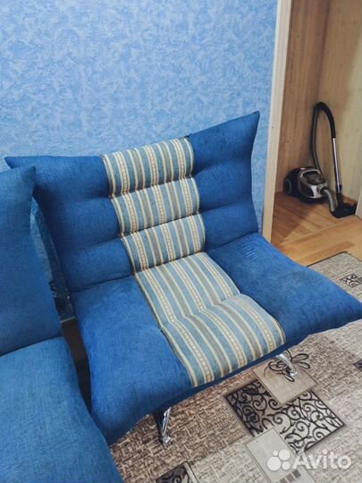 Продам Диван и Кресло в рабочем состоянии