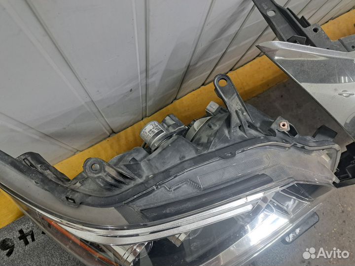 Фары передние на lexus GX-460