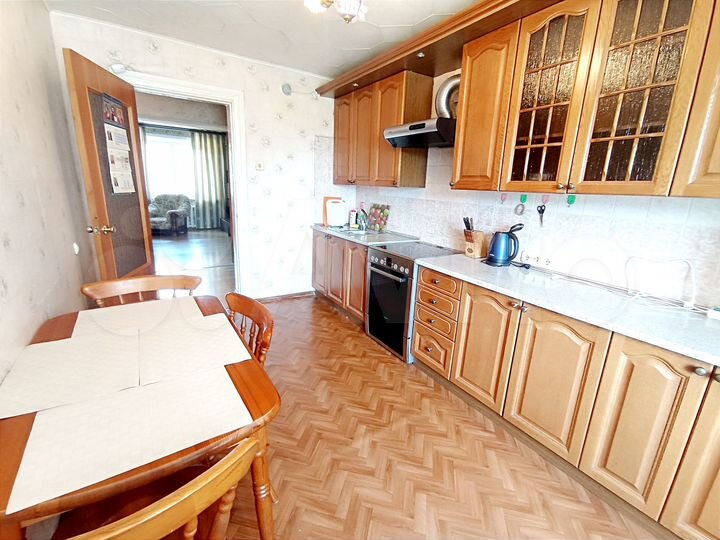 4-к. квартира, 111 м², 2/5 эт.