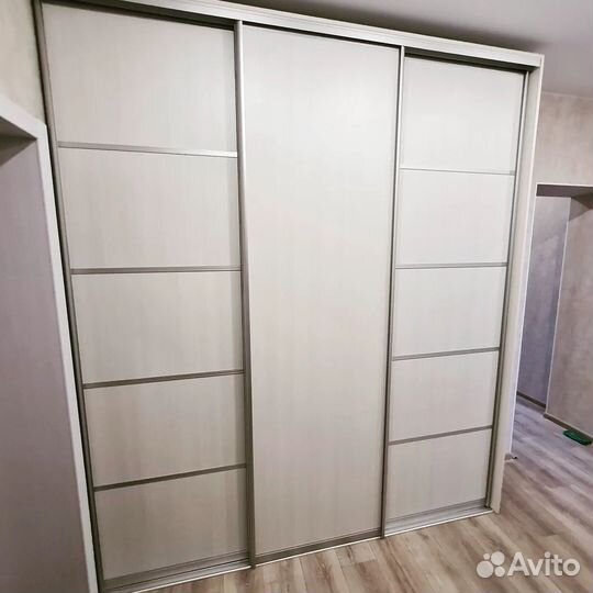 Шкаф купе с зеркалом