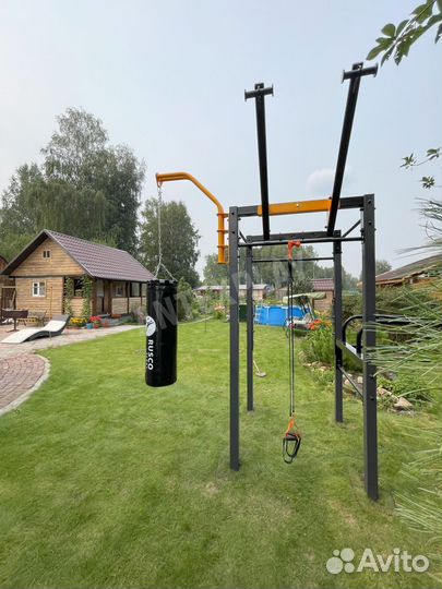 Воркаут площадка / уличная спортивная площадка