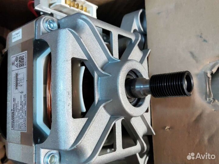 Двигатель 41025049 на стиральную машину Candy