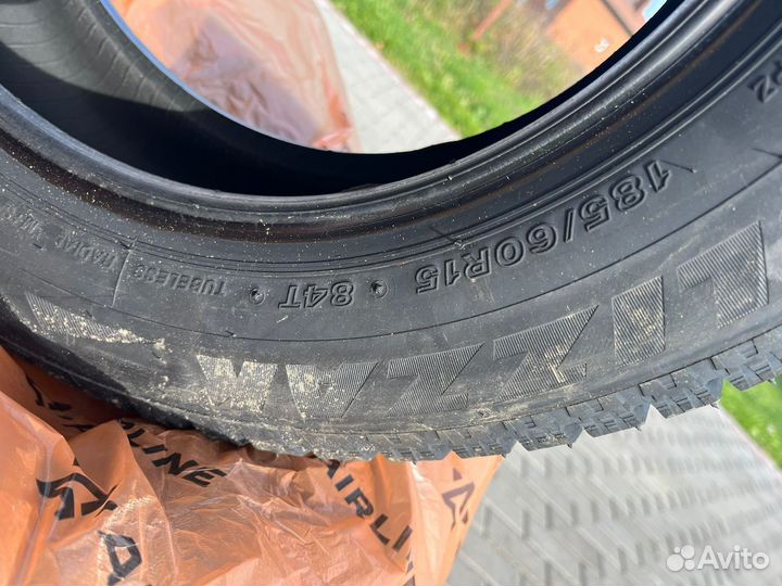 Bridgestone Blizzak LM-80 185/60 R15