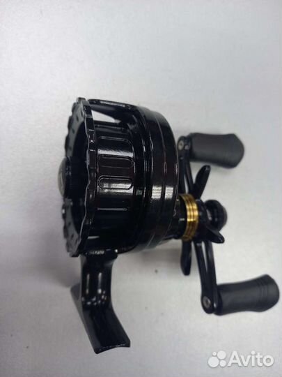 Катушка зимняя Black Side Ice Zeal