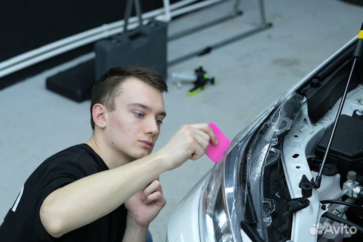 Оклейка автомобиля пленкой,тонировка