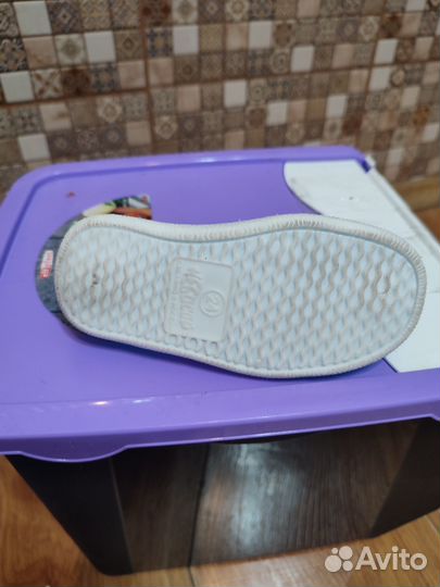 Резиновые туфли пляжные