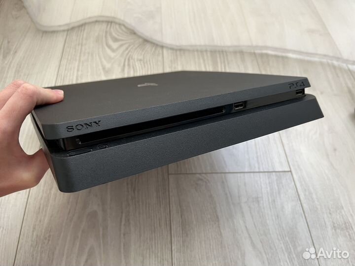 Sony PlayStation 4 Slim