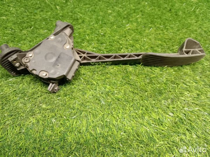 В наличии: Педаль газа на Volvo S80