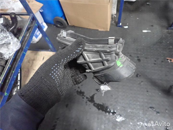 Воздухозаборник Ford Escape 2015, 2018