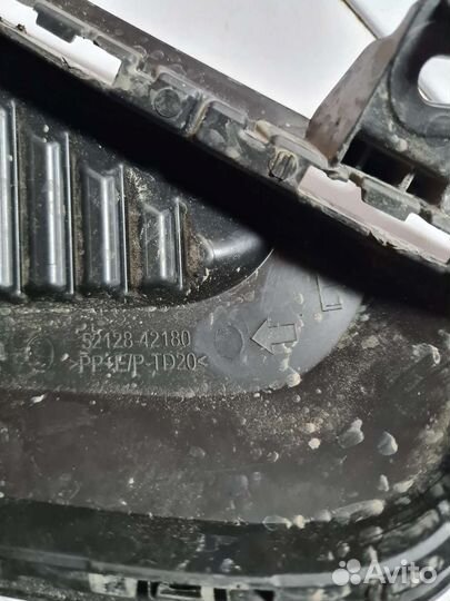 Заглушка противотуманных фар toyota rav4