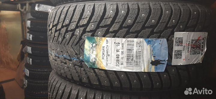 Nokian Tyres Hakkapeliitta 10 235/40 R19 96T