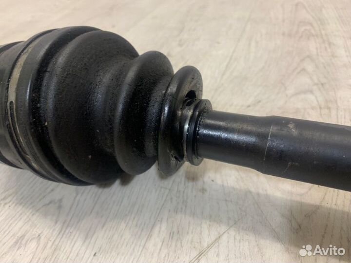 Привод передний правый Toyota Avensis T25 1zzfe