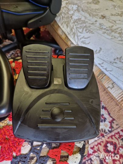 Продам игровой руль с педалями