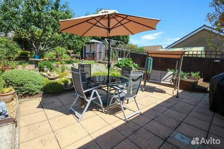 Центральный зонт. Зонт для пляжа. Уличный зонт