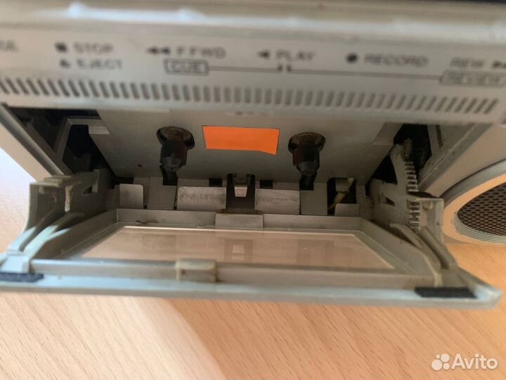 Кассетная магнитола Sanyo