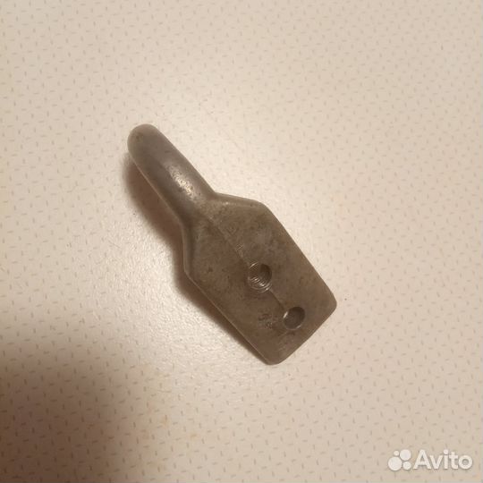 Крючок бардачка Вятка Электрон