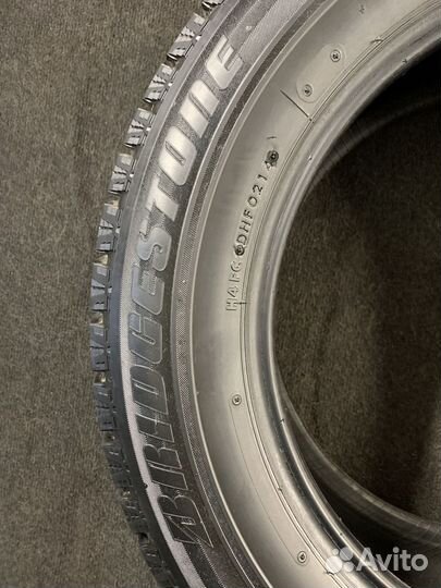 Bridgestone Blizzak Revo GZ 225/60 R17