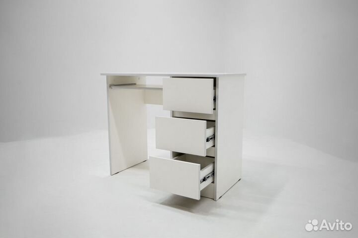 Стол письменный Охта 900 правый (белый)