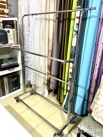 Напольная / Регулируемая / на колесах