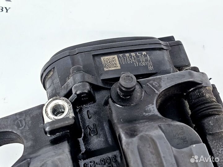 Суппорт тормозной задний правый Tesla Model S