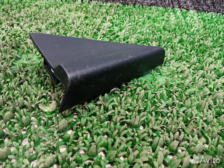 Уголок зеркала внутренний правый Lexus LX570