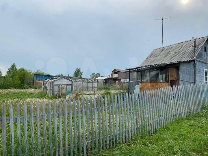 Дом 27,4 м² на участке 8 сот.