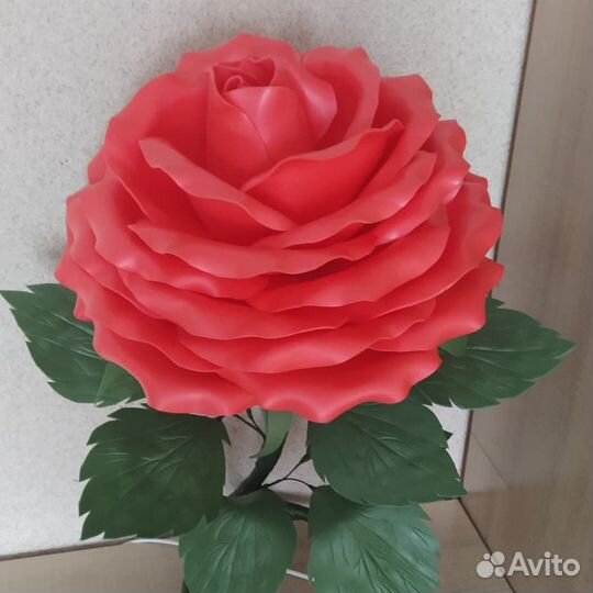 Интерьерные ростовые цветы, светильники из изолона