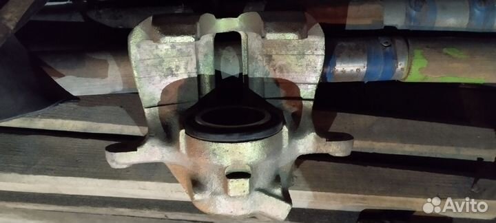 Продам новый суппорт Ауди 100