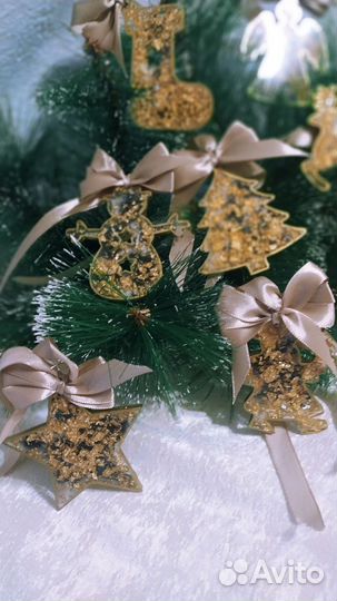 Набор ëлочных игрушек из эпоксидной смолы