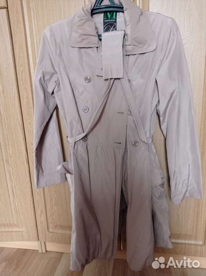 Плащ женский 44