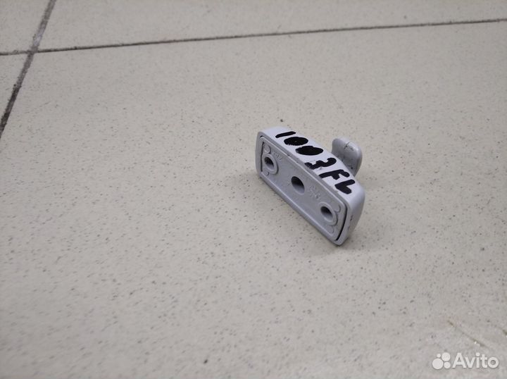 Крючок солнцезащитного козырька Octavia (A5 1Z) 20