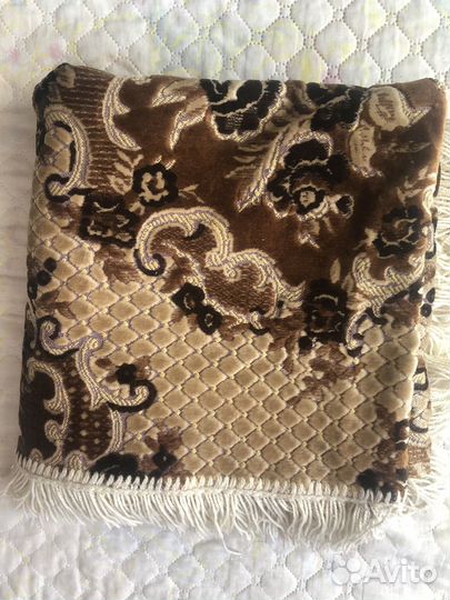 Две велюровых накидки на кресла