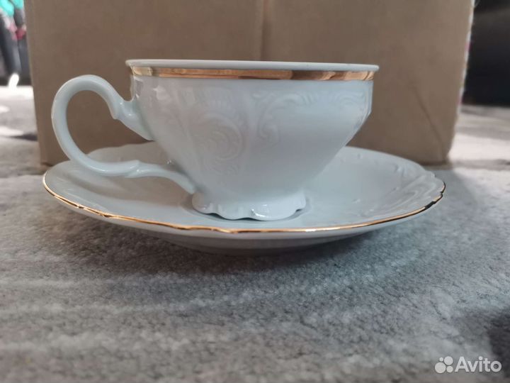 Фарфоровый чайный сервиз
