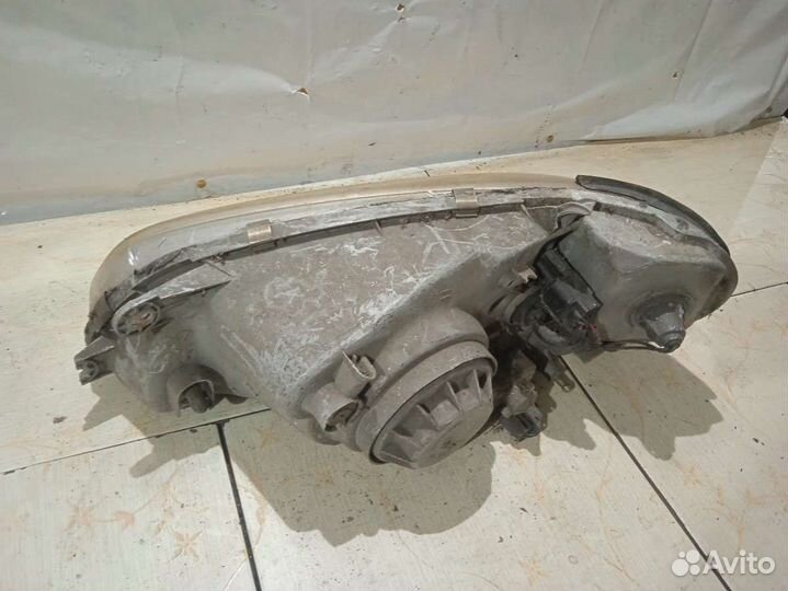 Фара правая kia carnival 1 nn