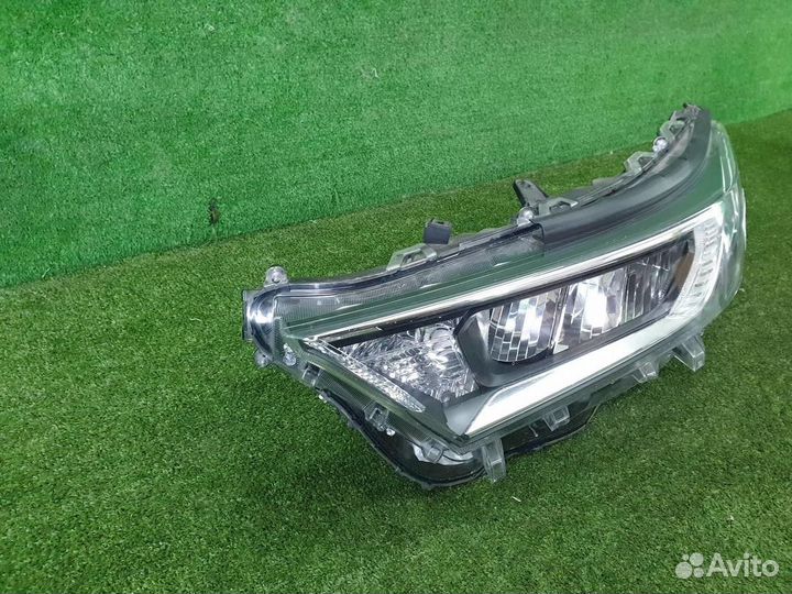 Фара левая Toyota RAV4