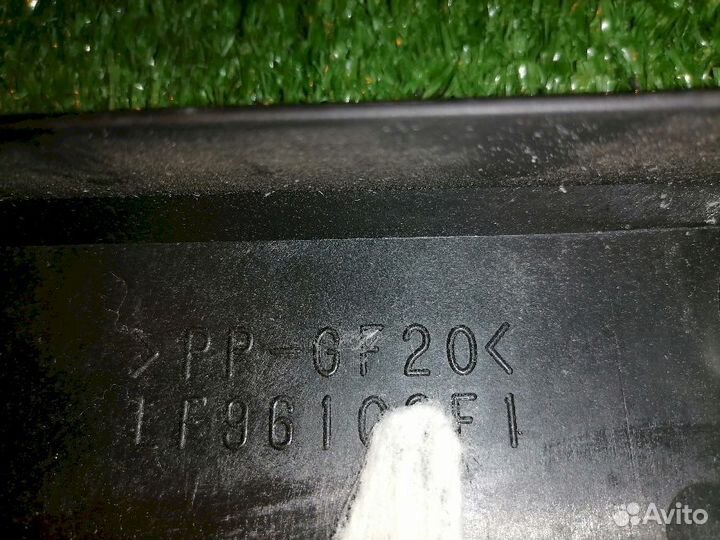 Декоративная крышка двс LF96102F1 Mazda Axela BK b