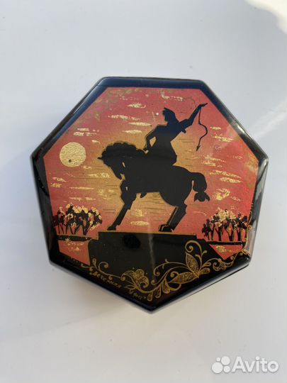 Шкатулка лаковая миниатюра 
