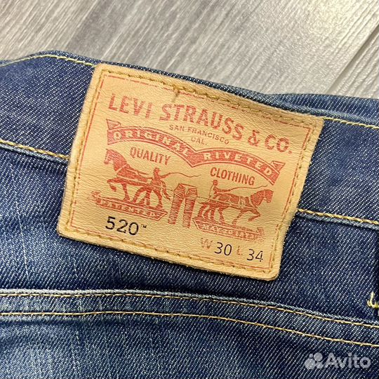 Джинсы levis