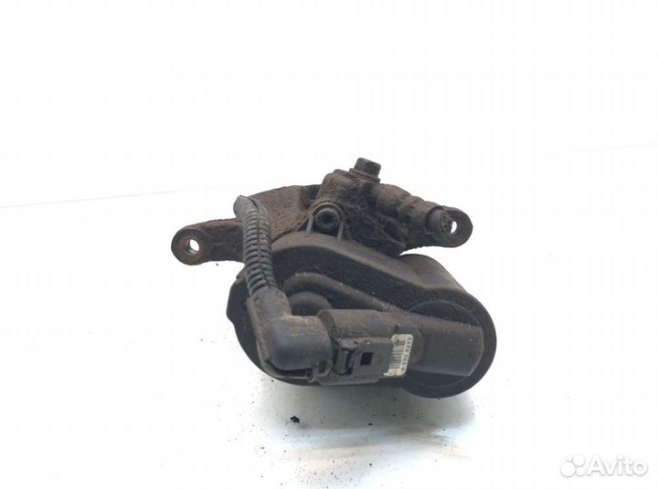 Суппорт задний правый Volkswagen Passat B6 2.0 TDI