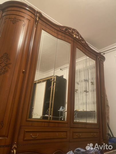 Спальный гарнитур