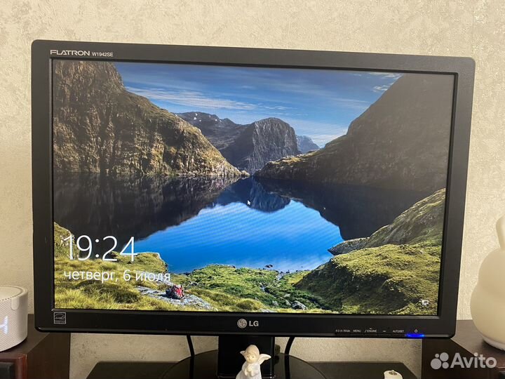 Монитор LG flatron W1942SE