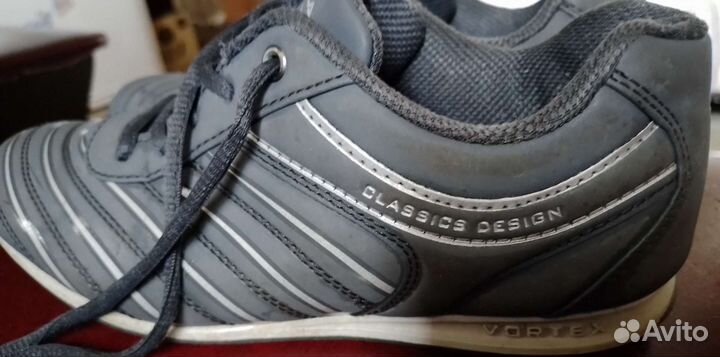 Кроссовки 36