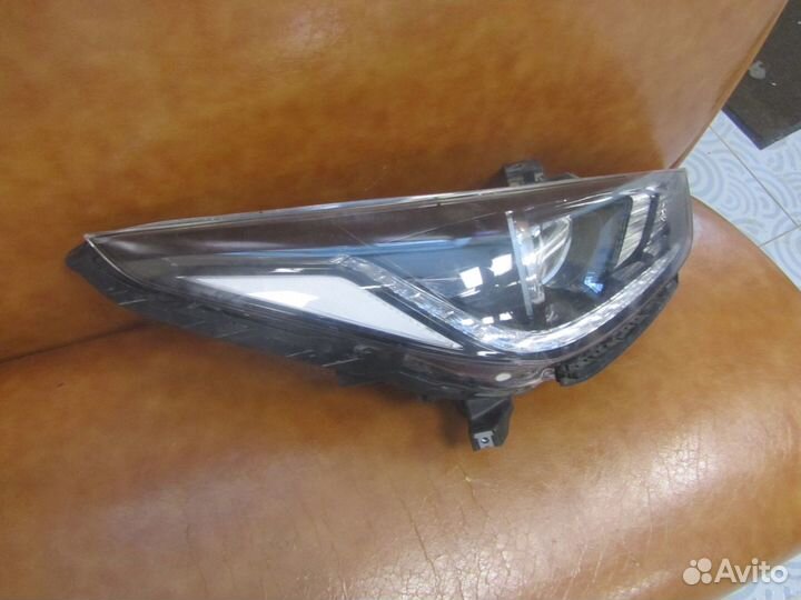 Фара правая Hyundai Solaris 2