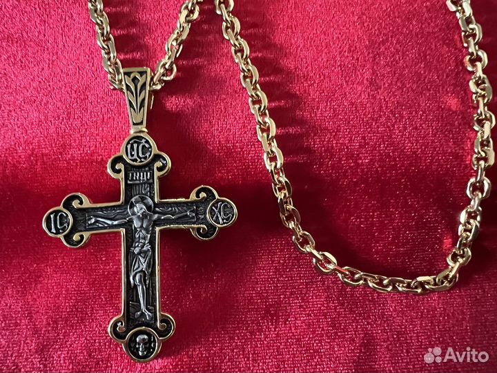 Крест и цепь